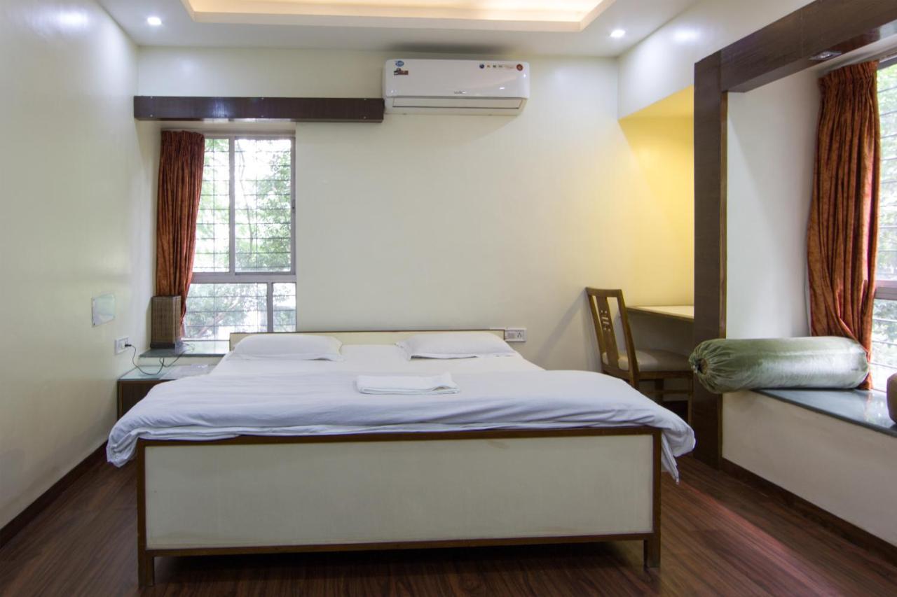 Apple Tree Apartments Koregaon Park Poona Buitenkant foto