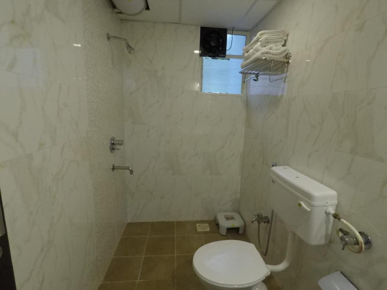 Apple Tree Apartments Koregaon Park Poona Buitenkant foto